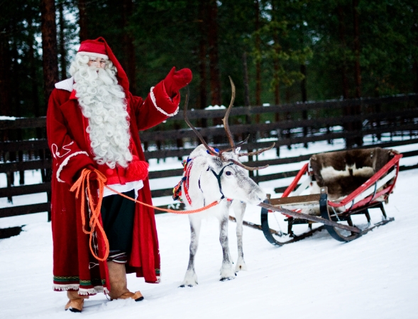 images of santa and his reindeer